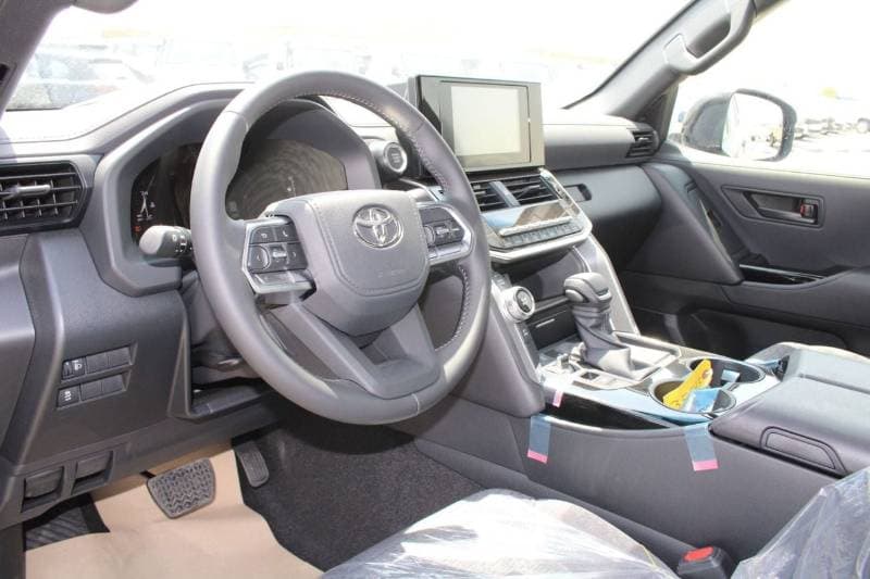 2026 Toyota Land Cruiser GXR thumbnail 8