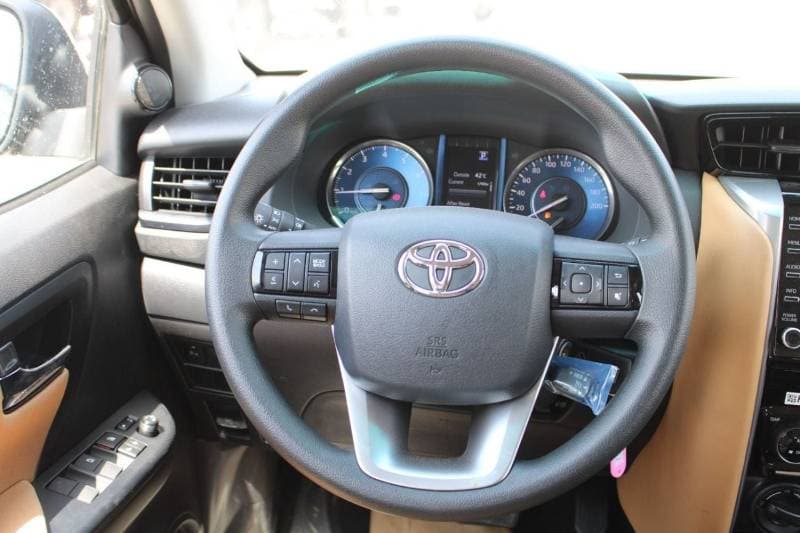 2026 Toyota Fortuner G thumbnail 7
