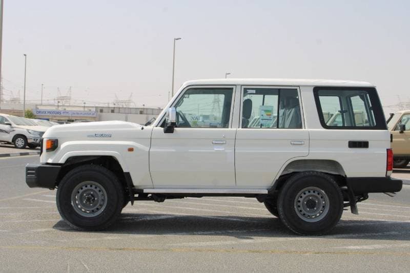 2026 Toyota Land Cruiser 70 LC76 LX thumbnail 2