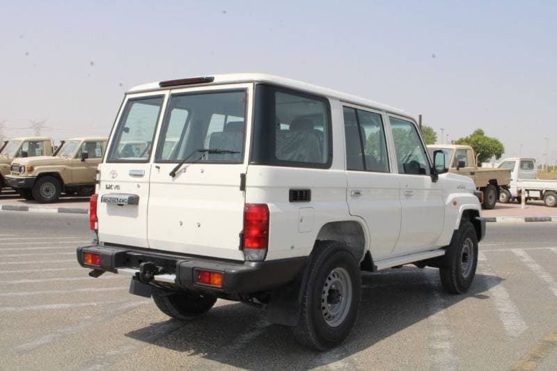 2026 Toyota Land Cruiser 70 LC76 LX thumbnail 4