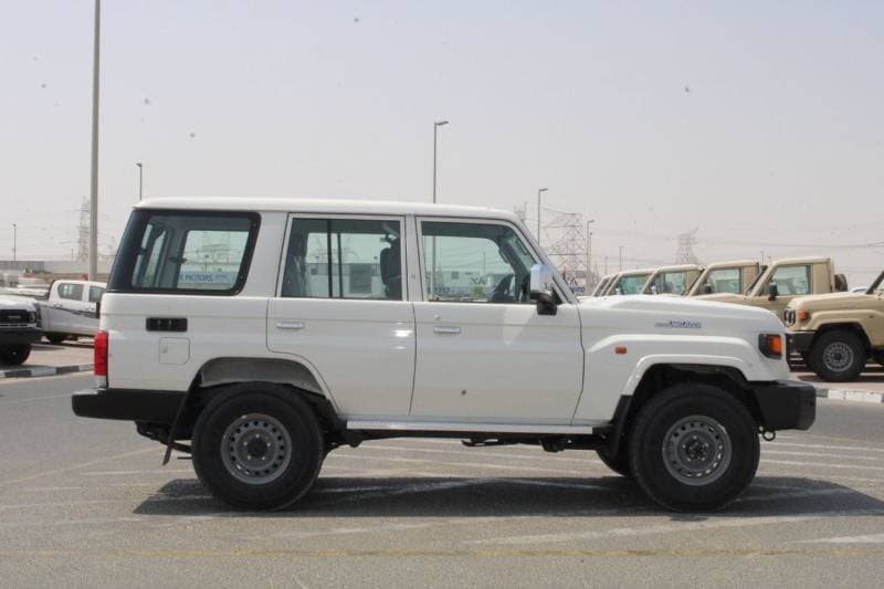 2026 Toyota Land Cruiser 70 LC76 LX thumbnail 5