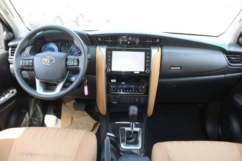 2026 Toyota Fortuner G thumbnail 8
