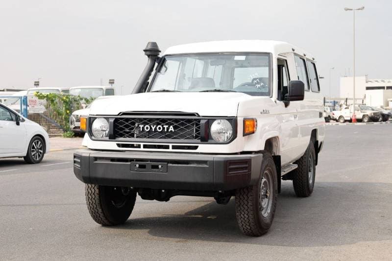 2026 Toyota Land Cruiser 70 thumbnail 2