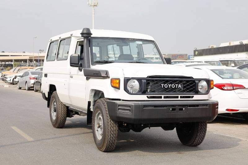 2026 Toyota Land Cruiser 70 thumbnail 3