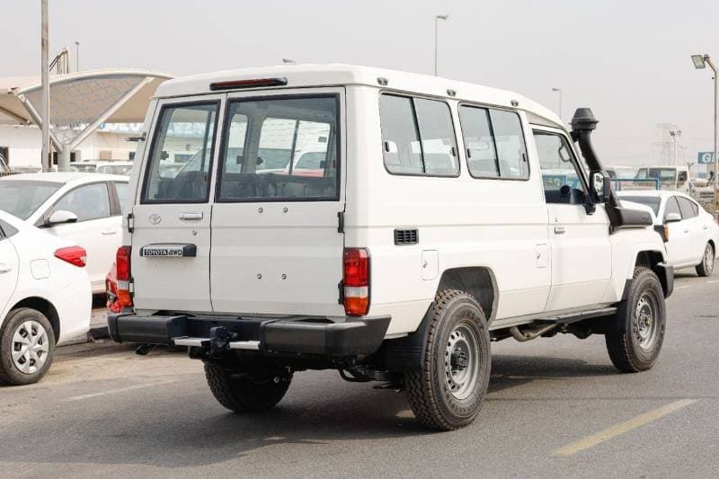 2026 Toyota Land Cruiser 70 thumbnail 4