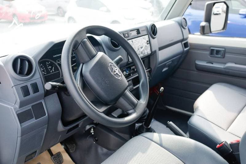 2026 Toyota Land Cruiser 70 thumbnail 5