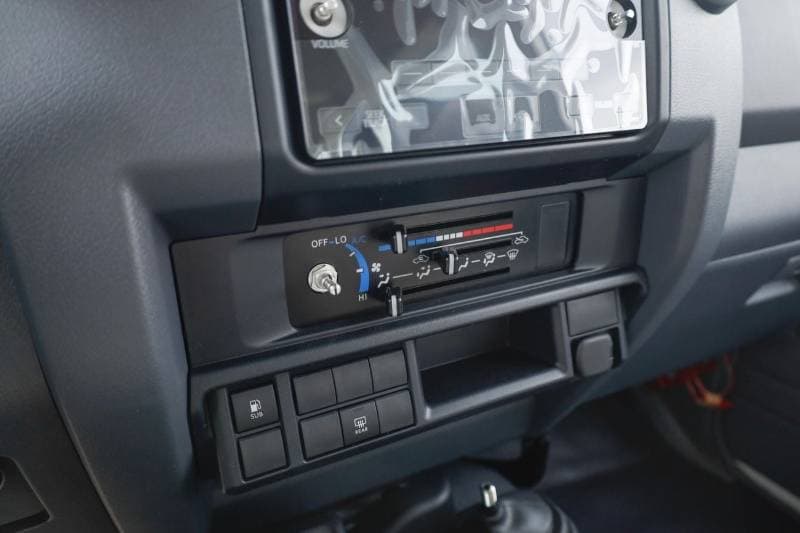 2026 Toyota Land Cruiser 70 thumbnail 7