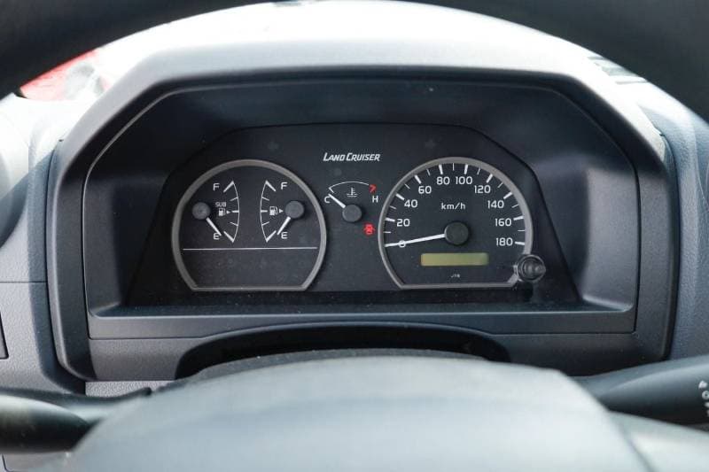 2026 Toyota Land Cruiser 70 thumbnail 6
