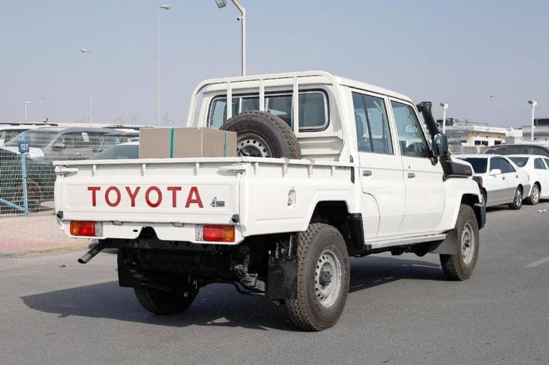 2026 Toyota Land Cruiser Pickup 70 thumbnail 4