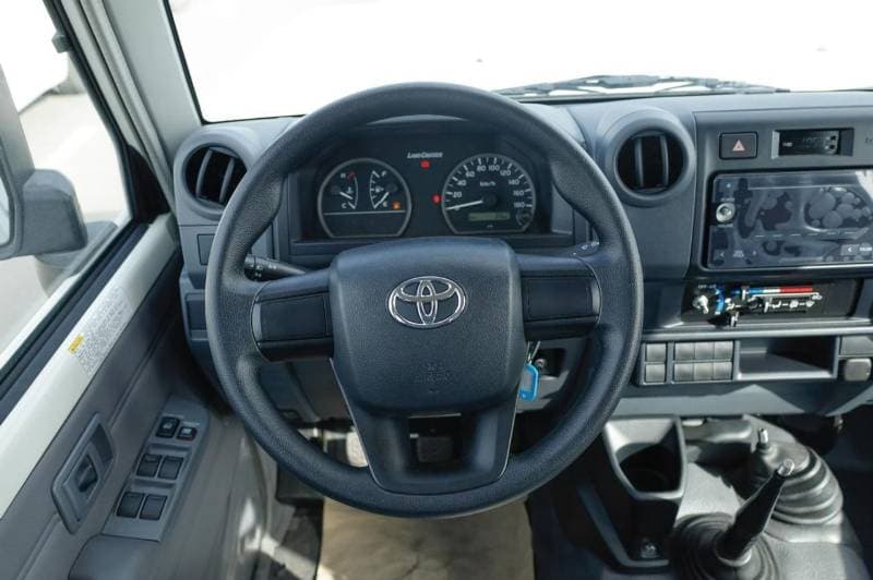 2026 Toyota Land Cruiser Pickup 70 thumbnail 6