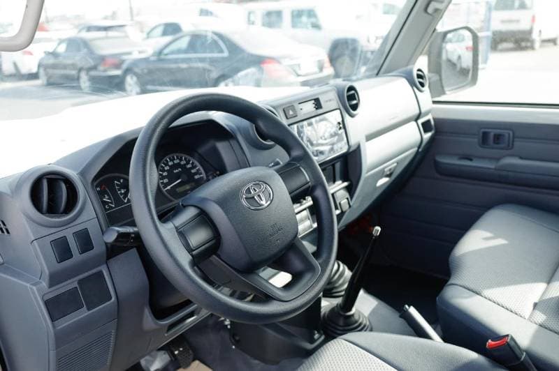 2026 Toyota Land Cruiser Pickup 70 thumbnail 8