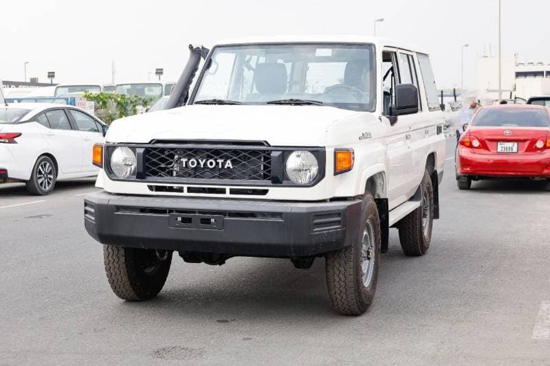 2026 Toyota Land Cruiser 70 LC76 HARD TOP thumbnail 2