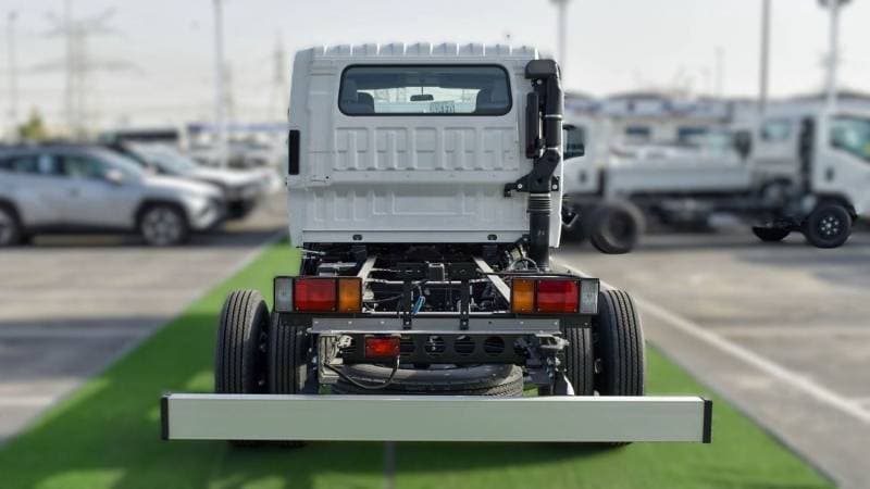 2025 Isuzu NPR 85 thumbnail 6