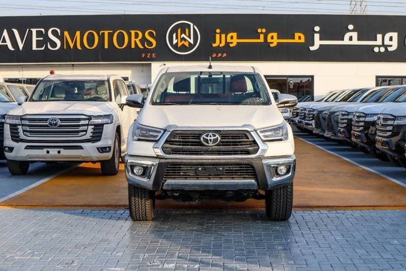 2026 Toyota Hilux DLX thumbnail 2