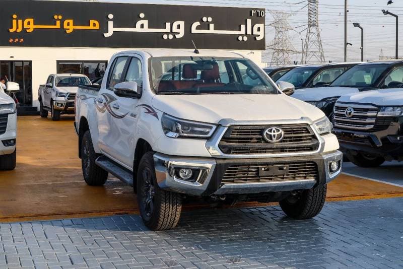 2026 Toyota Hilux DLX thumbnail 3