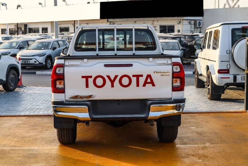 2026 Toyota Hilux DLX thumbnail 5