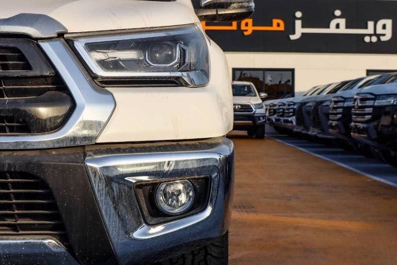 2026 Toyota Hilux DLX thumbnail 7