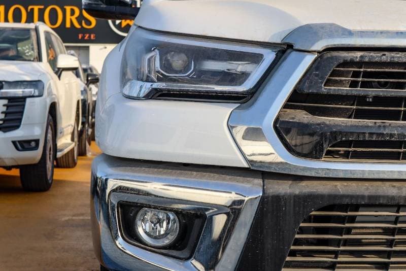 2026 Toyota Hilux DLX thumbnail 8