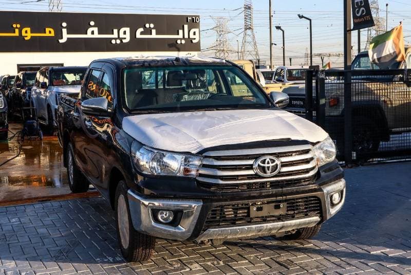 2025 Toyota Hilux GL thumbnail 3