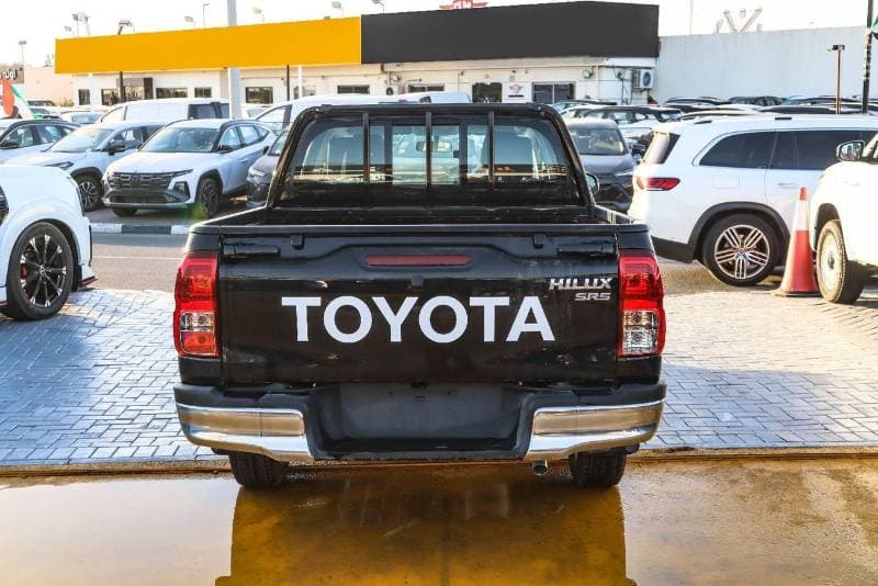 2025 Toyota Hilux GL thumbnail 5