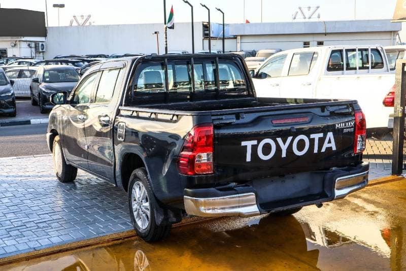 2025 Toyota Hilux GL thumbnail 4