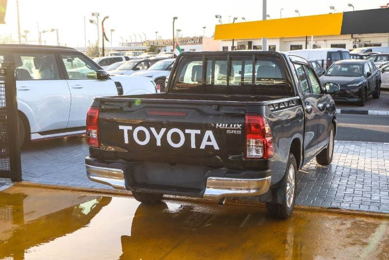 2025 Toyota Hilux GL thumbnail 6