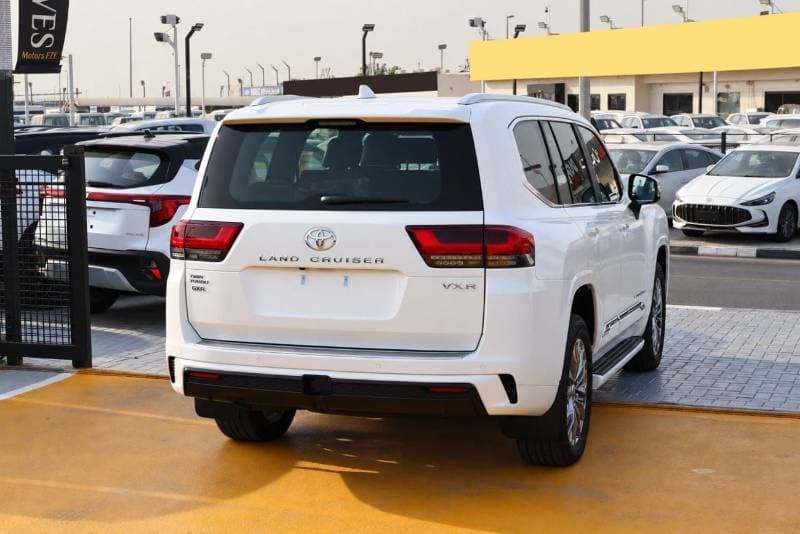 2026 Toyota Land Cruiser VXR thumbnail 6