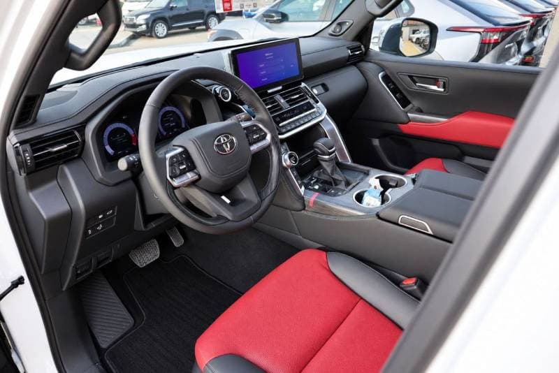 2026 Toyota Land Cruiser VXR thumbnail 7