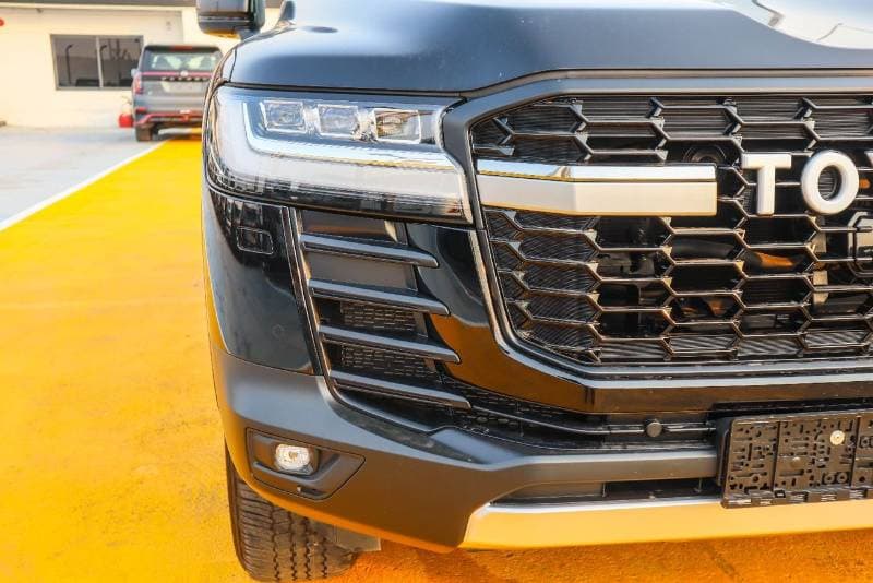2026 Toyota Land Cruiser GR SPORT thumbnail 8