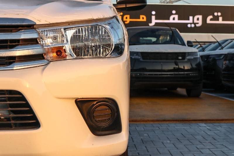 2026 Toyota Hilux DLX thumbnail 8