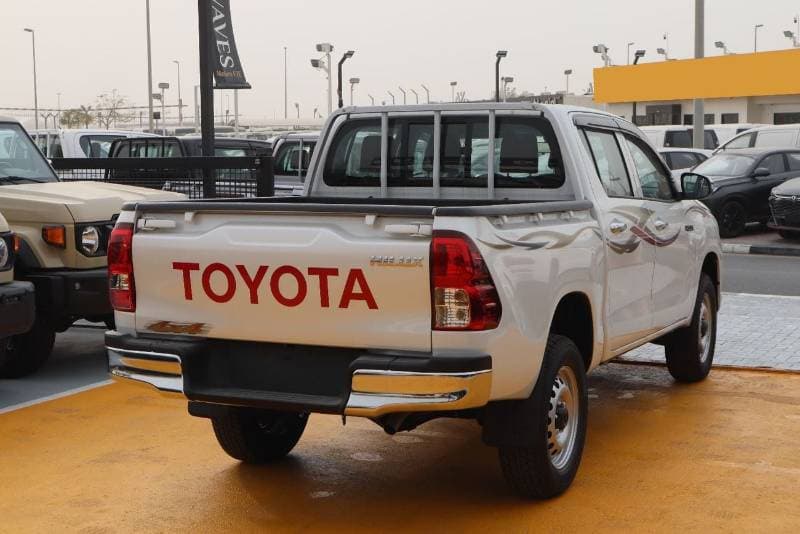 2026 Toyota Hilux GL thumbnail 6