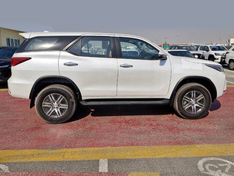 2025 Toyota Fortuner EXR thumbnail 2