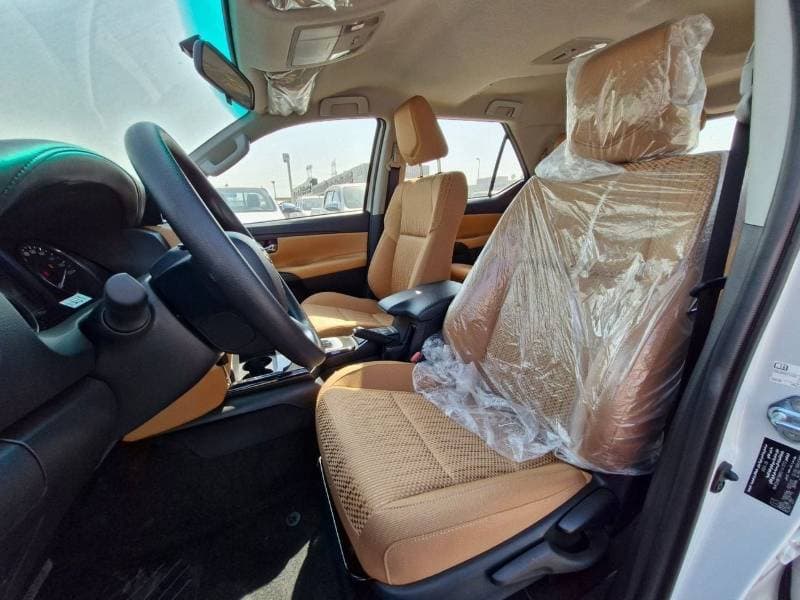 2025 Toyota Fortuner EXR thumbnail 6