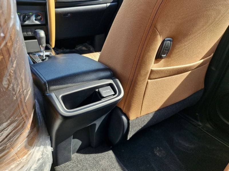 2025 Toyota Fortuner EXR thumbnail 8