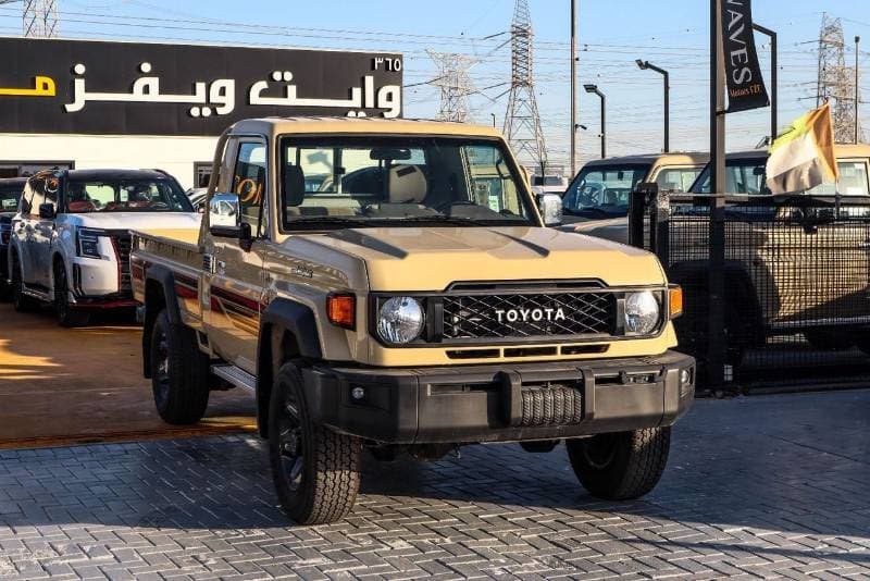 2025 Toyota Land Cruiser Pick Up thumbnail 3