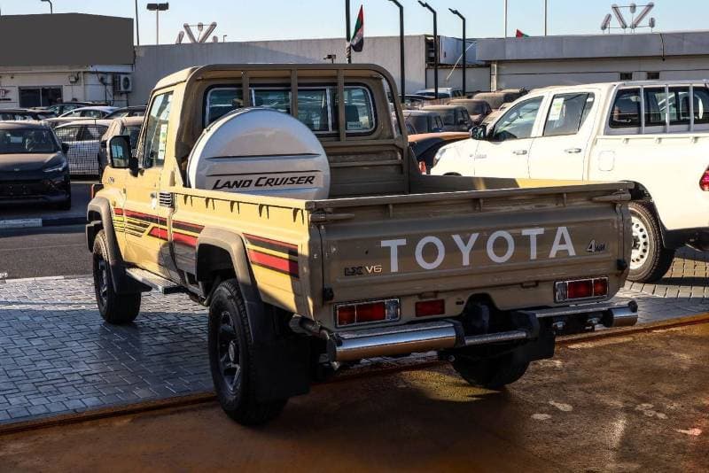 2025 Toyota Land Cruiser Pick Up thumbnail 4