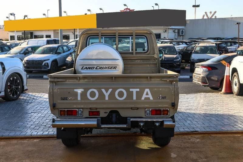2025 Toyota Land Cruiser Pick Up thumbnail 5