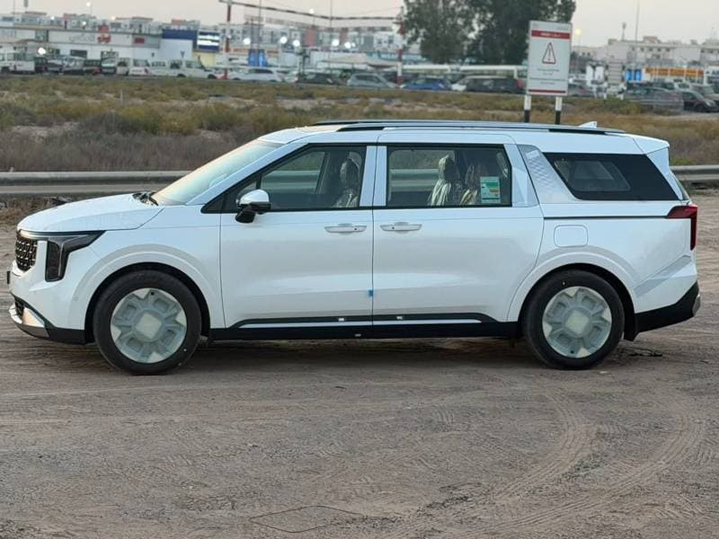 2026 Kia Carnival EX DLX thumbnail 2