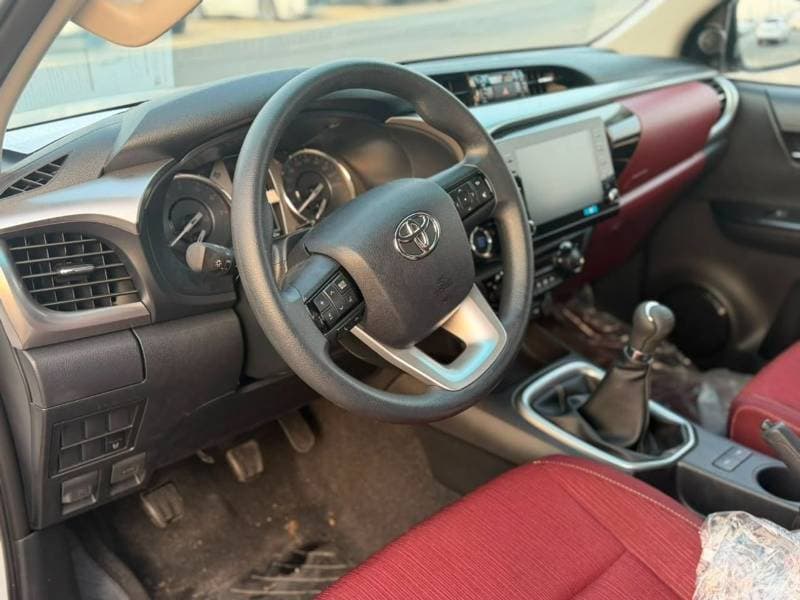 2026 Toyota Hilux GLX thumbnail 7