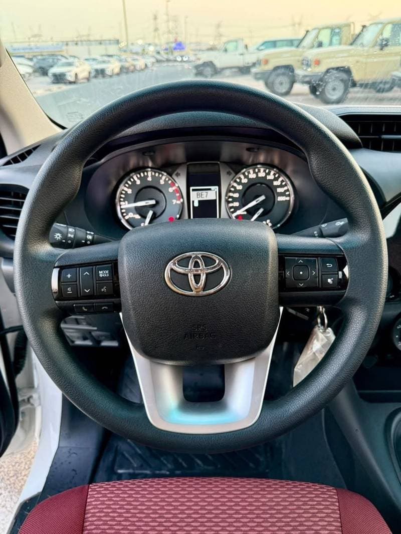 2026 Toyota Hilux GLX thumbnail 8