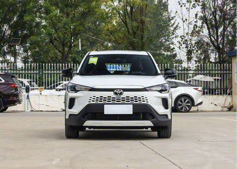 2026 Toyota Corolla Cross XL thumbnail 2