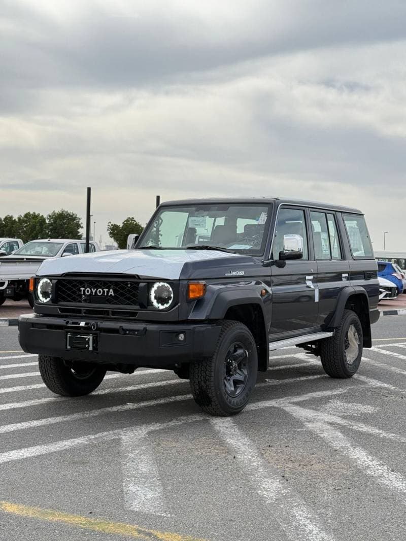 2026 Toyota Land Cruiser 70 LC76 HT VXR thumbnail 2