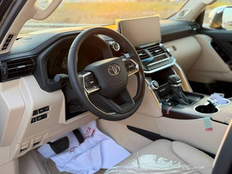 2026 Toyota Land Cruiser VXR thumbnail 5