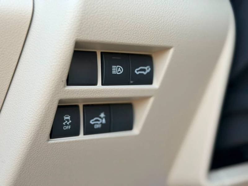 2026 Toyota Land Cruiser VXR thumbnail 6
