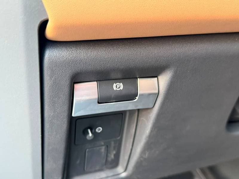 2026 Land Rover Defender 110 X DYNAMIC HSE P400 thumbnail 6