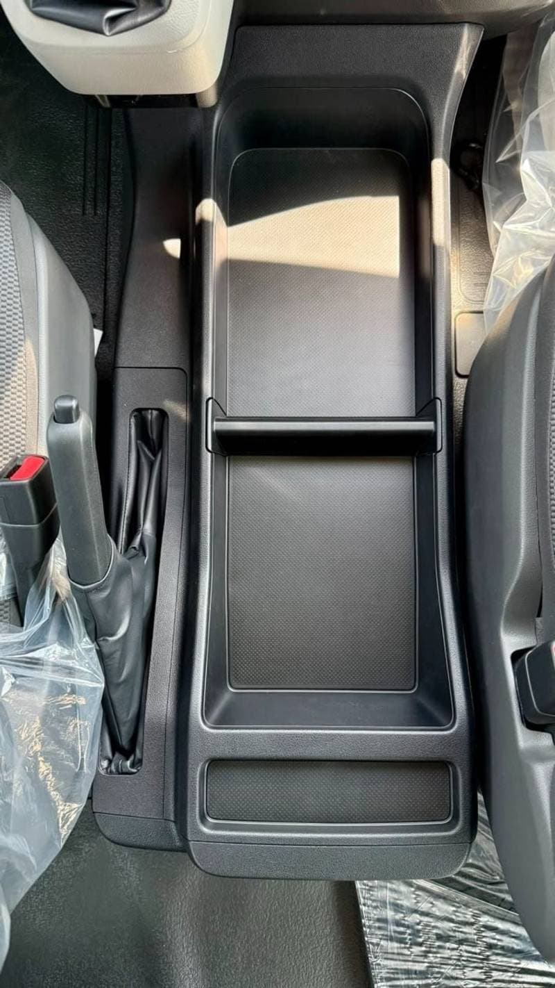 2026 Toyota Hiace GL thumbnail 7