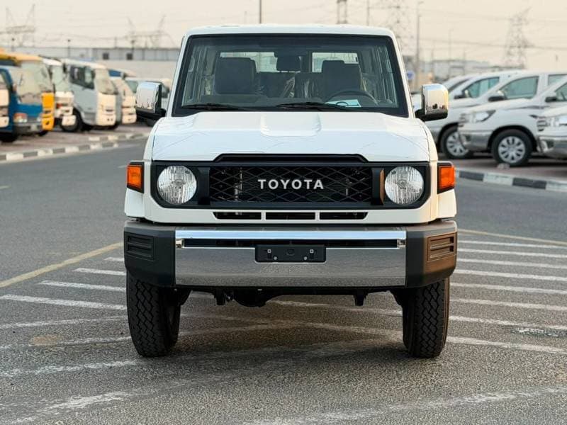 2026 Toyota Land Cruiser 70 LC76 HT VXR thumbnail 2