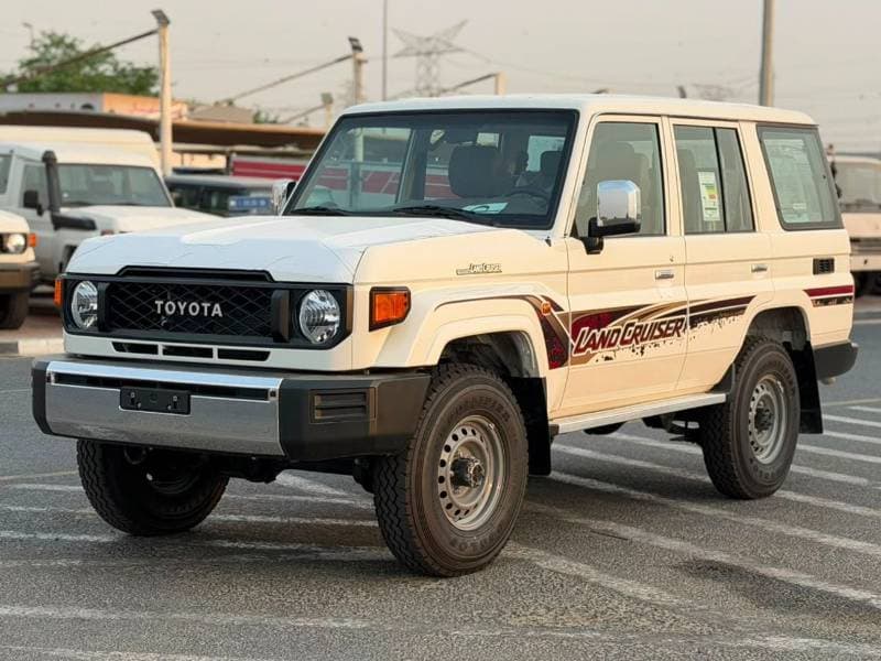 2026 Toyota Land Cruiser 70 LC76 HT VXR thumbnail 3