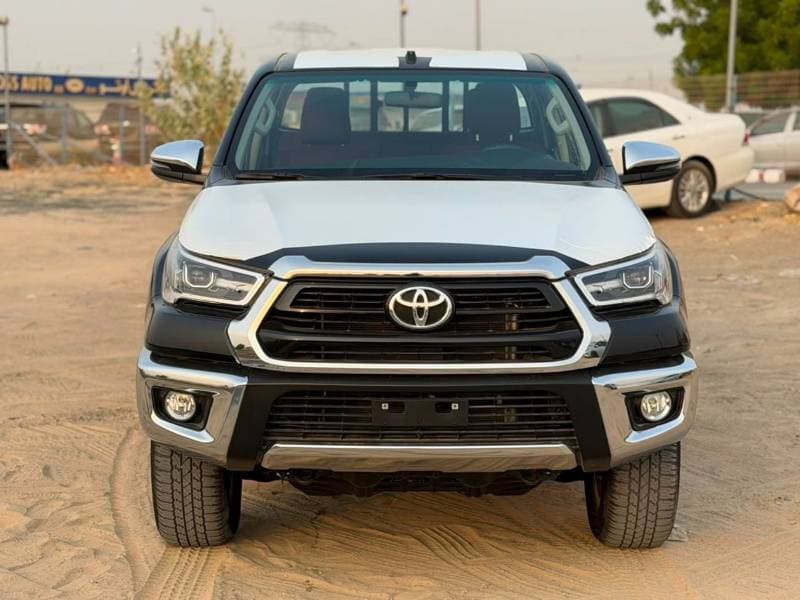 2026 Toyota Hilux GLX thumbnail 2