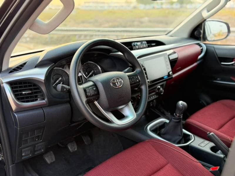 2026 Toyota Hilux GLX thumbnail 5